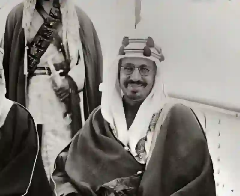 صورة تنشر لأول مرة للملك المؤسس عبد العزيز ال سعود لن تصدق من يشبه حتى في أدق التفاصيل 